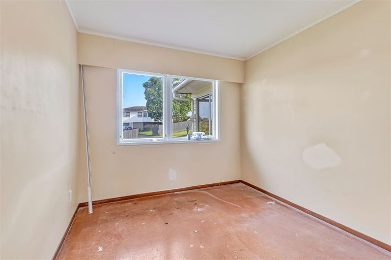 Photo of property in 46 Glenbervie Crescent, Massey, Auckland, 0614