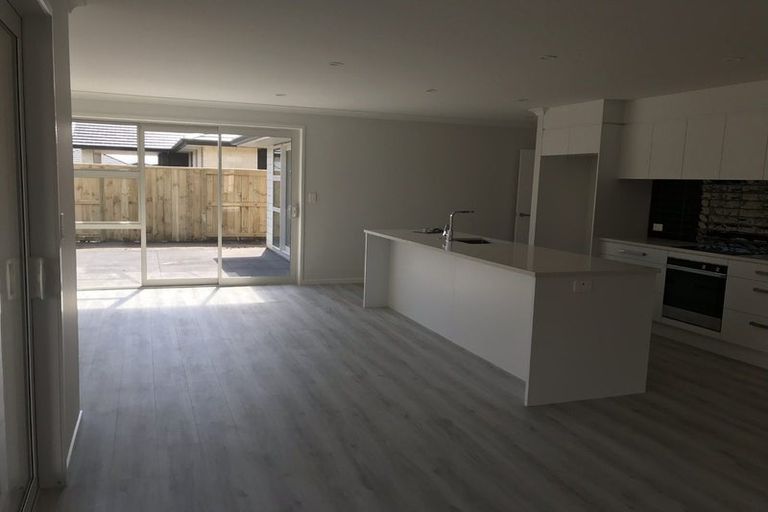 Photo of property in 37 Piata Street, Papamoa Beach, Papamoa, 3118