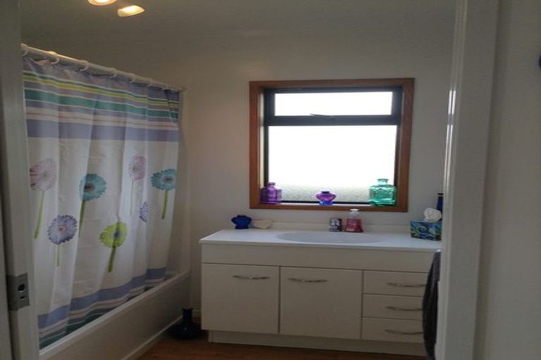 Photo of property in 274 Rangatira Road, Beach Haven, Auckland, 0626