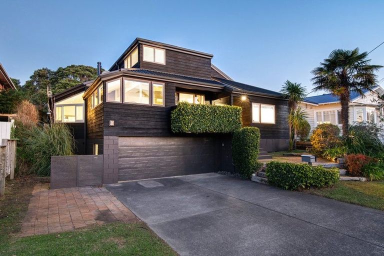 Photo of property in 3 Rewiti Avenue, Takapuna, Auckland, 0622