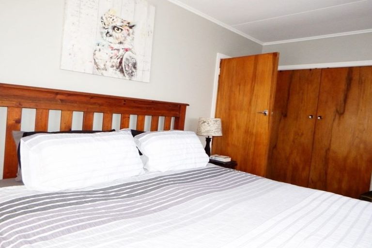 Photo of property in 1 Oaklea Avenue, Marton, 4710