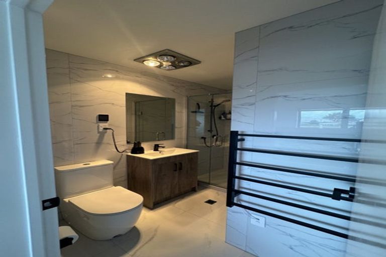 Photo of property in 10/5 Hikurangi Street, Te Atatu Peninsula, Auckland, 0610