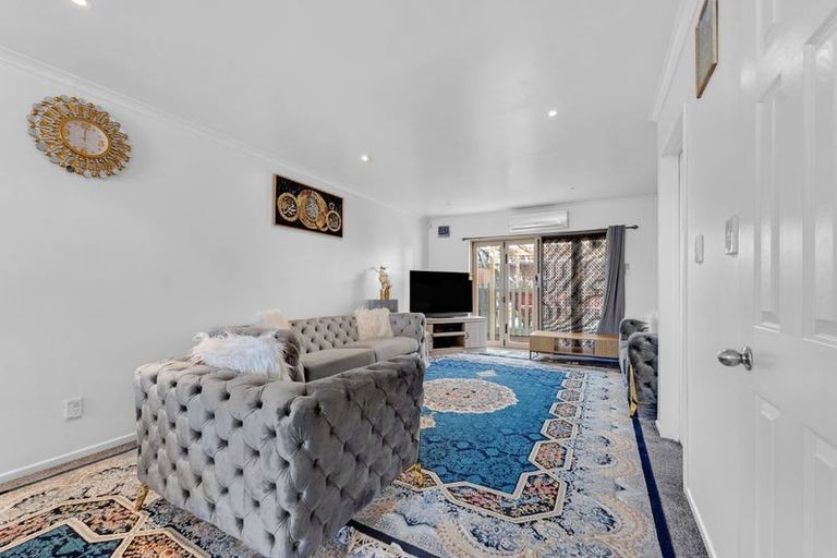 Photo of property in 13 Bushpark Place, Flat Bush, Auckland, 2016