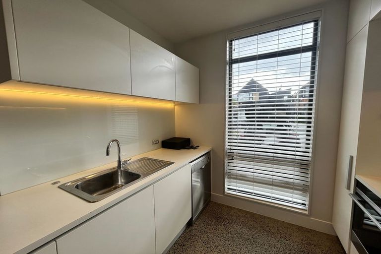 Photo of property in 17 Isitt Road, Hobsonville, Auckland, 0616