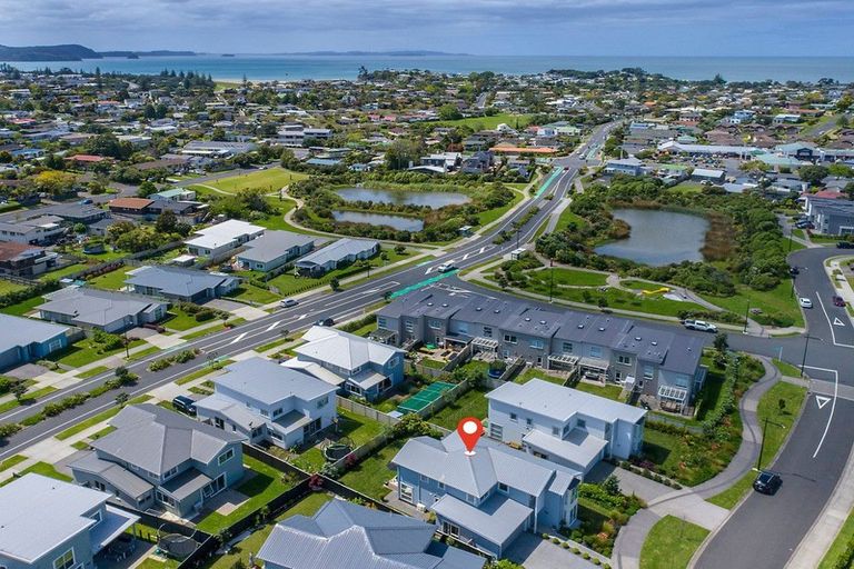 Photo of property in 6 Onekura Street, Red Beach, 0932