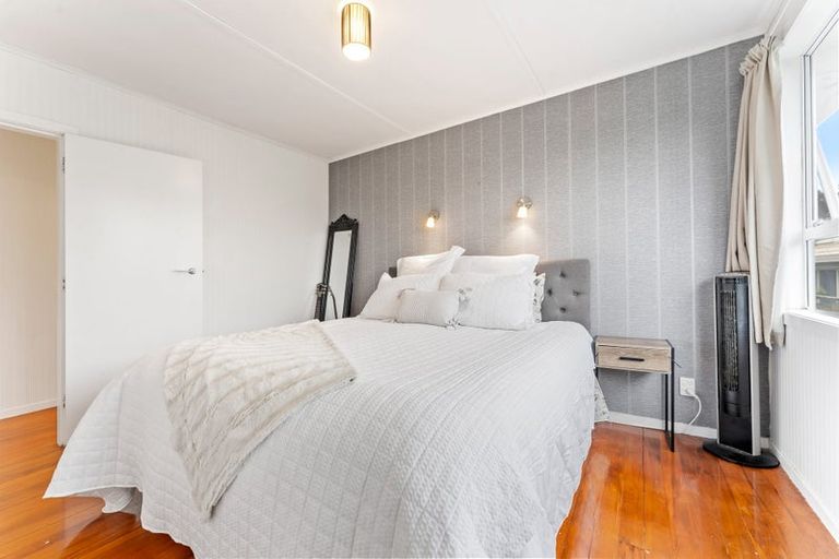 Photo of property in 921 Whangaparaoa Road, Manly, Whangaparaoa, 0930