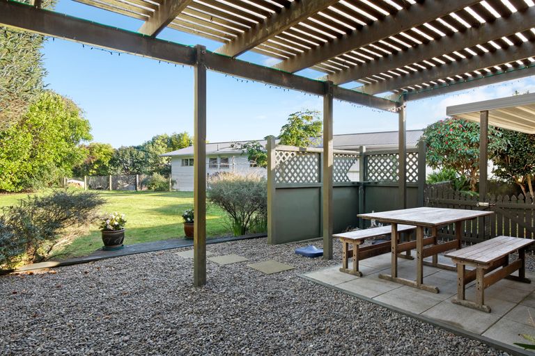 Photo of property in 11 Lina Place, Waiuku, 2123