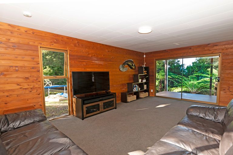Photo of property in 31 Hartley Terrace, Massey, Auckland, 0614