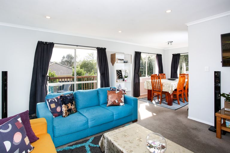 Photo of property in 12 Prado Drive, Pukekohe, 2120