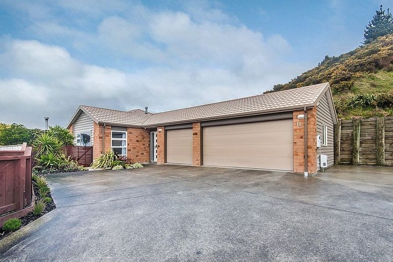 Photo of property in 11 Gennaker Lane, Whitby, Porirua, 5024