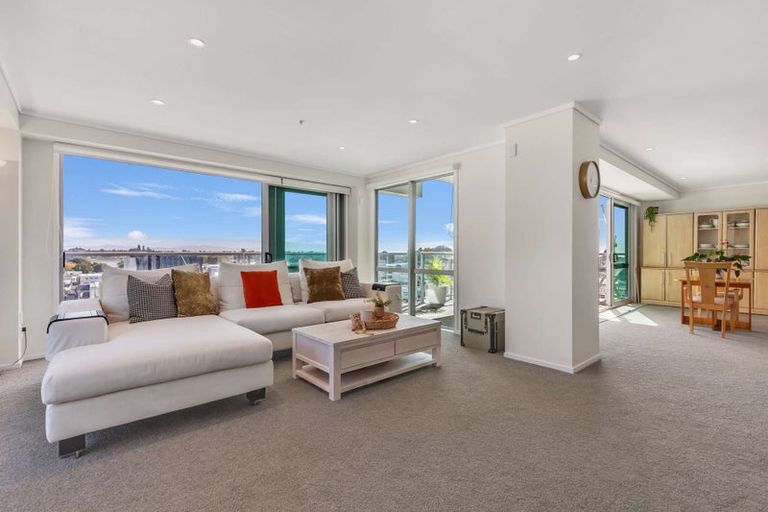 Photo of property in 12/72a Devonport Road, Tauranga, 3110
