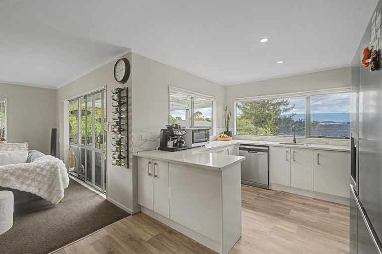 Photo of property in 2/24 Mcquarrie Avenue, Wattle Downs, Auckland, 2103