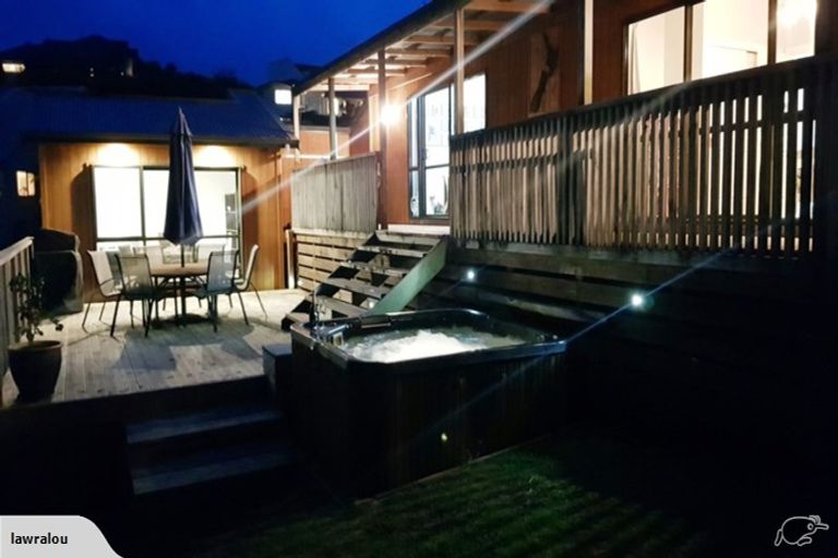 Photo of property in 49 Saunders Close, Whitby, Porirua, 5024