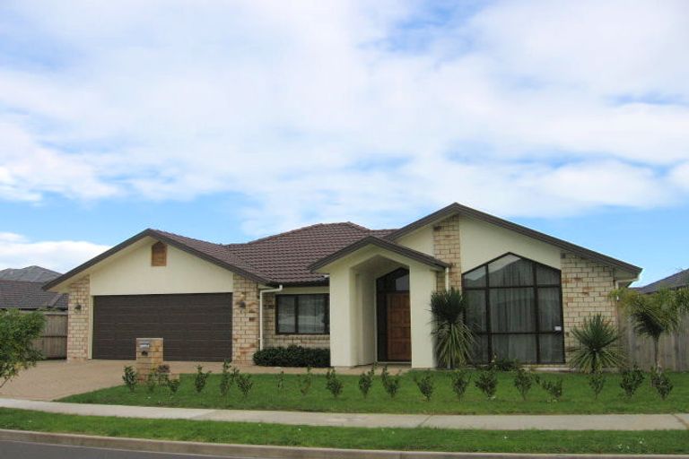 Photo of property in 11 Duntrune Road, Flat Bush, Auckland, 2016