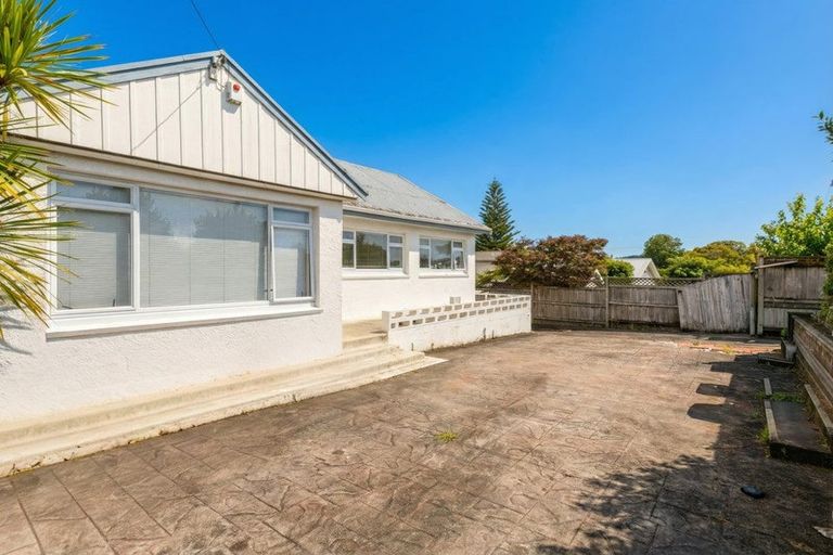 Photo of property in 9 Sunnyview Road, Greenhithe, Auckland, 0632