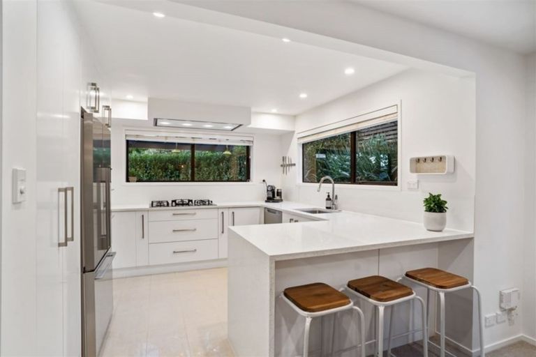 Photo of property in 1/16 Manutara Avenue, Forrest Hill, Auckland, 0620