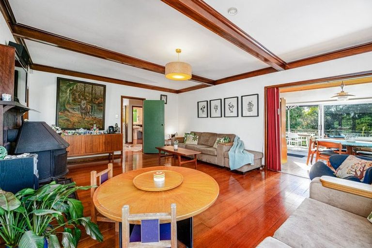 Photo of property in 195 Golf Road, Titirangi, Auckland, 0604