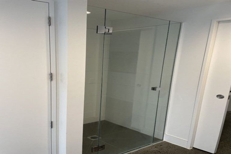 Photo of property in 14 Isitt Road, Hobsonville, Auckland, 0616