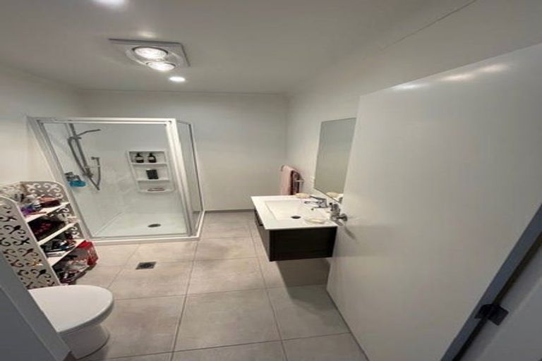 Photo of property in 266 Hobsonville Point Road, Hobsonville, Auckland, 0616