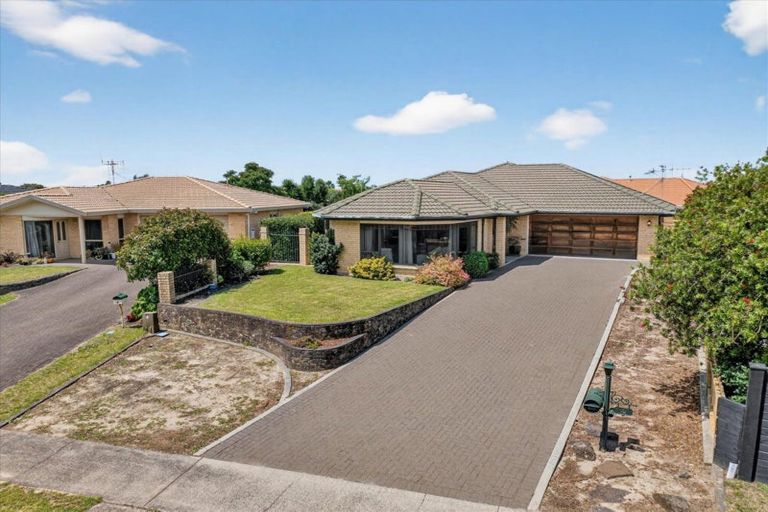 Photo of property in 4 Halesia Place, Mount Maunganui, 3116