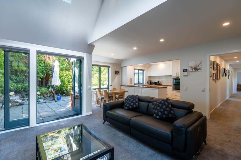 Photo of property in 17a Simla Crescent, Khandallah, Wellington, 6035