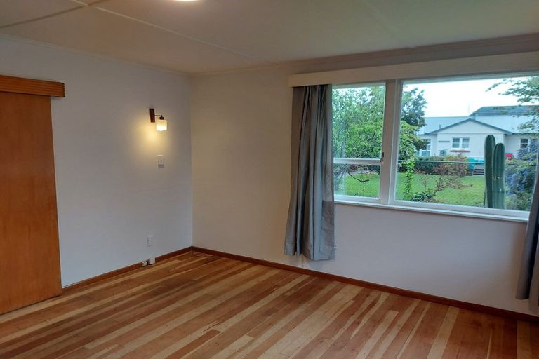 Photo of property in 2/16a Liverpool Street, Trentham, Upper Hutt, 5018