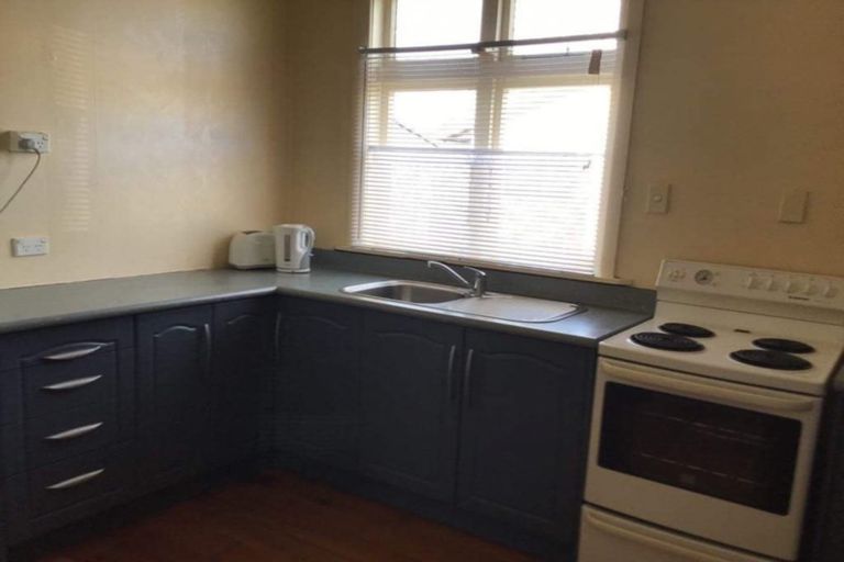 Photo of property in 378a Oxford Street, Levin, 5510