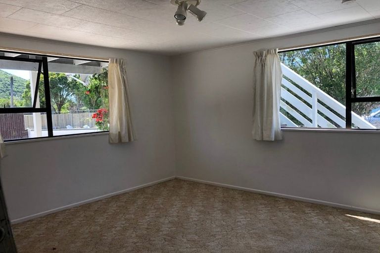Photo of property in 10 Huia Street, Waikawa, Picton, 7220