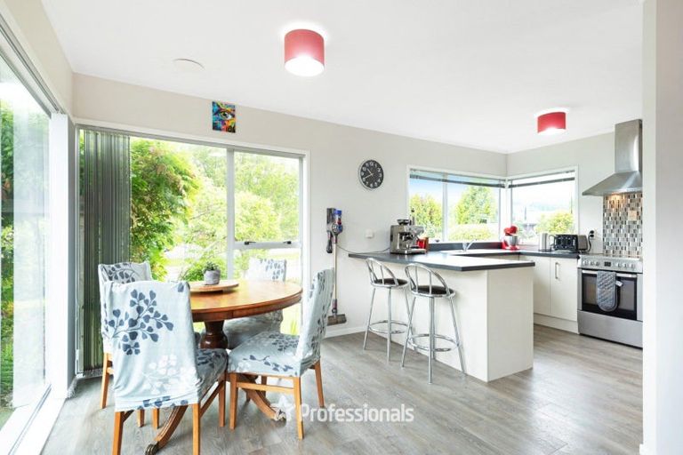 Photo of property in 7 Delaware Grove, Totara Park, Upper Hutt, 5018