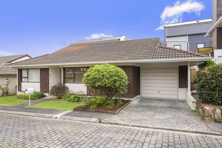 Photo of property in 2/248 Great North Road, Henderson, Auckland, 0612
