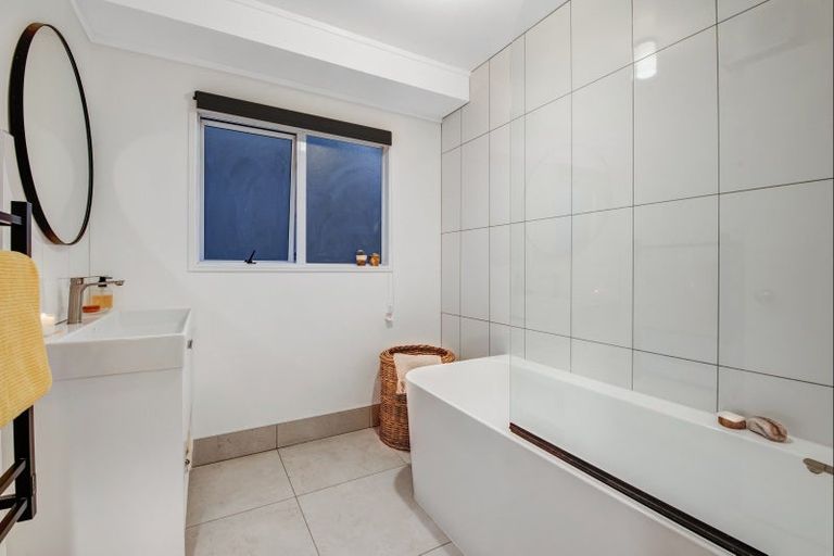 Photo of property in 55b Ferry Road, Arkles Bay, Whangaparaoa, 0932