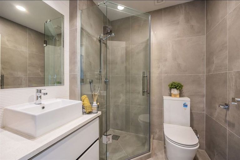 Photo of property in 16 Meritage Lane, Te Atatu South, Auckland, 0610