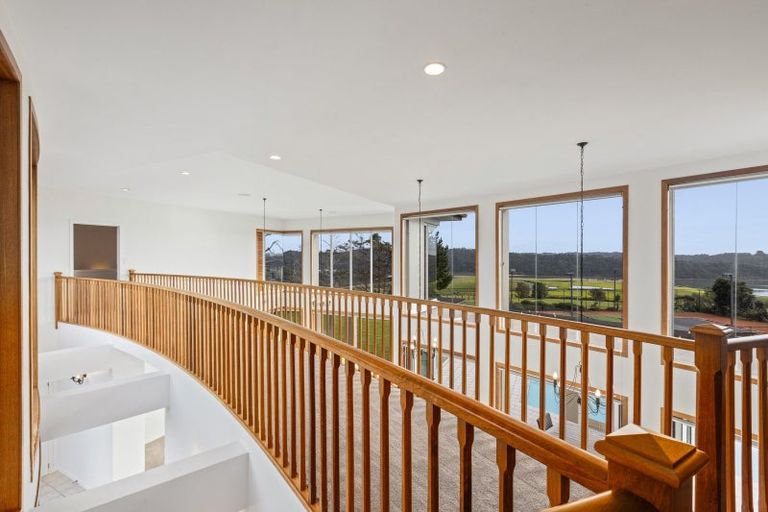 Photo of property in 189 Vaughans Road, Okura, Albany, 0792