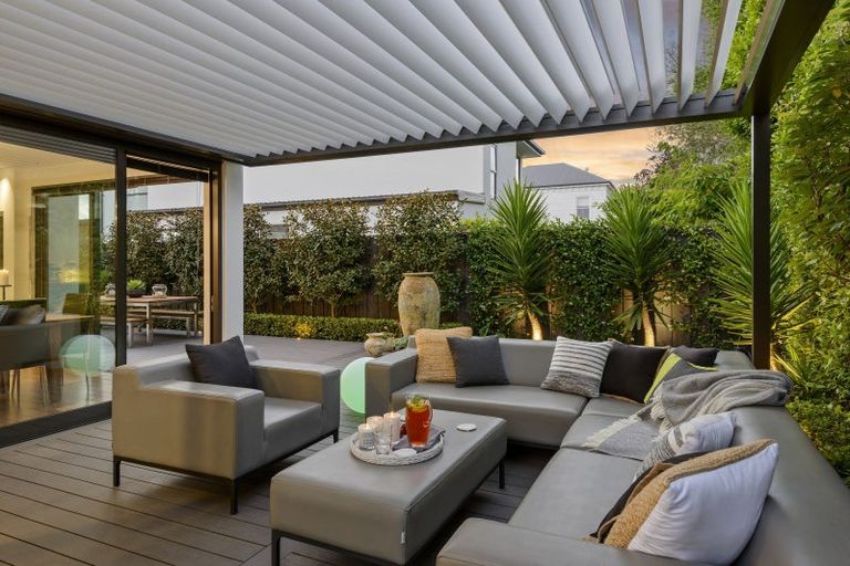 Photo of property in 51 Innes Road, St Albans, Christchurch, 8052