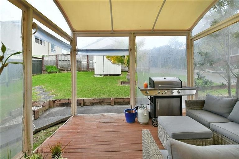 Photo of property in 5 Moera Place, Stanmore Bay, Whangaparaoa, 0932
