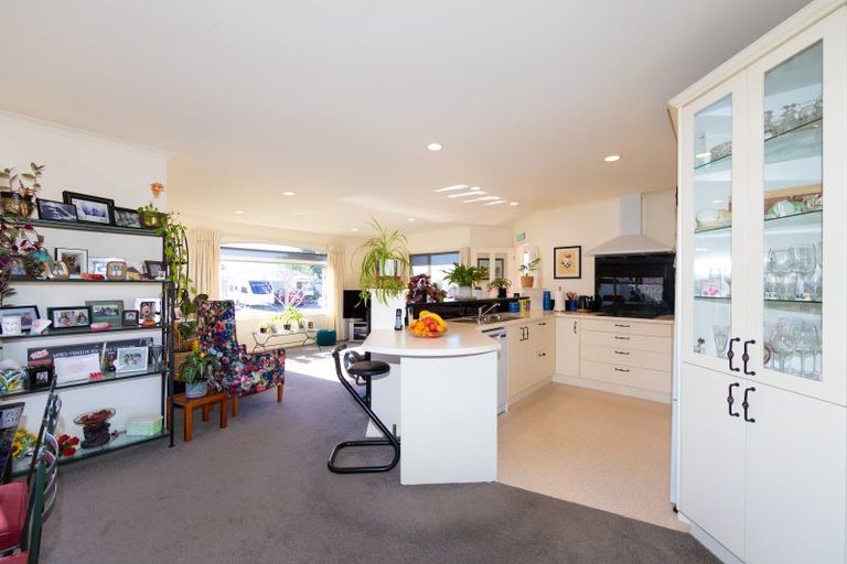Photo of property in 33 Kensington Drive, Taradale, Napier, 4112