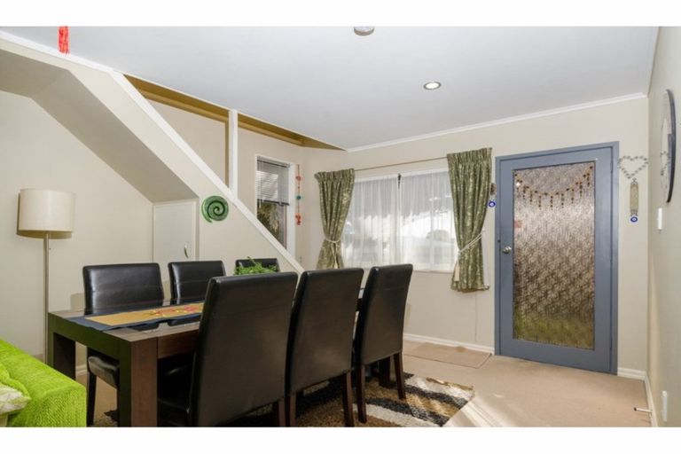 Photo of property in 4/90 Lynwood Road, New Lynn, Auckland, 0600