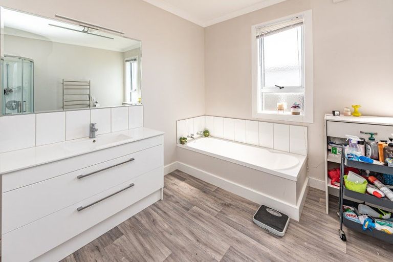 Photo of property in 16 Kawakawa Street, Whanganui East, Whanganui, 4500