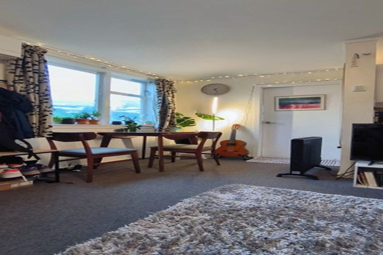 Photo of property in 62 Severn Street, Island Bay, Wellington, 6023