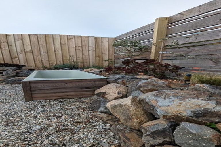 Photo of property in 9 Rifleman Lane, Redcliffs, Christchurch, 8081