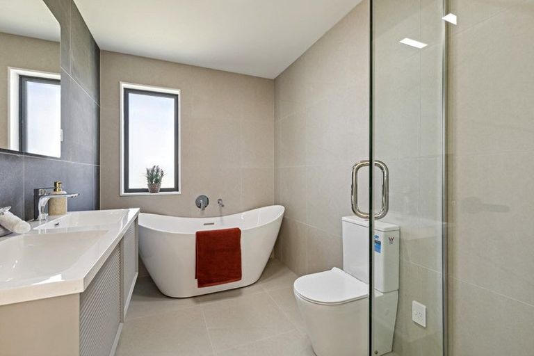 Photo of property in 46 Paretao Street, Massey, 0614