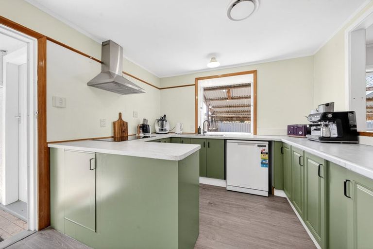 Photo of property in 2 Philip Street, Carterton, 5713