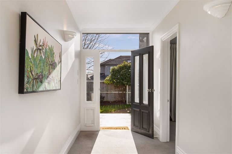 Photo of property in 58 Hawkesbury Avenue, St Albans, Christchurch, 8014