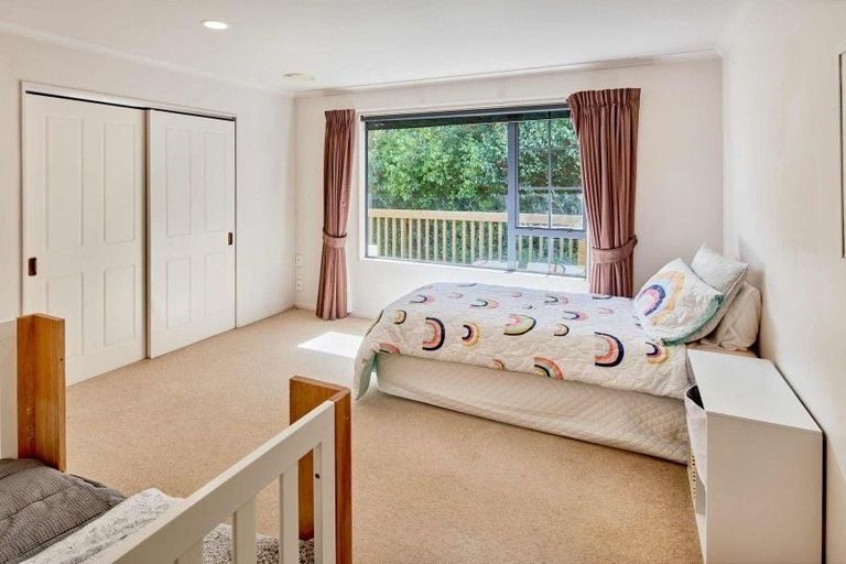 Photo of property in 14 Musket Lane, Whitby, Porirua, 5024