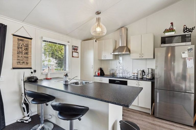 Photo of property in 68 Grey Street, Woodville, 4920