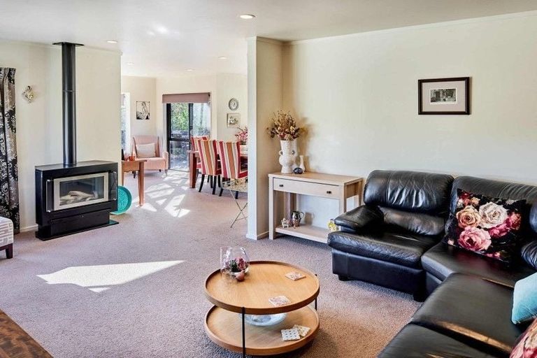 Photo of property in 26 Musket Lane, Whitby, Porirua, 5024