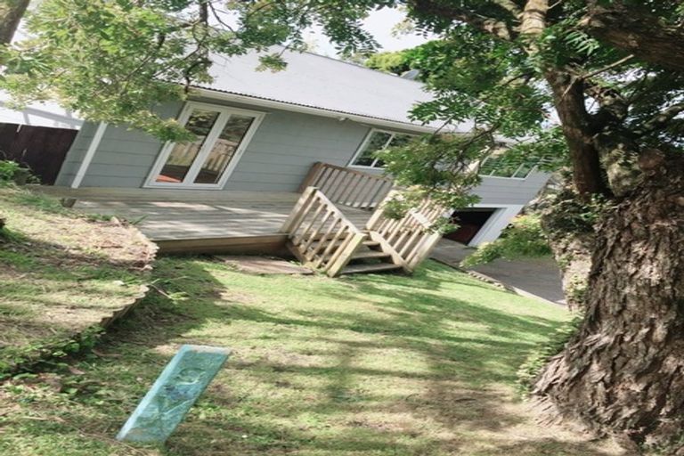 Photo of property in 26 Tawhana Crescent, Red Beach, 0932