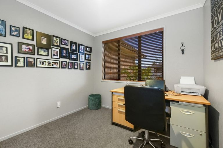 Photo of property in 14 Parkwood Place, Huntington, Hamilton, 3210