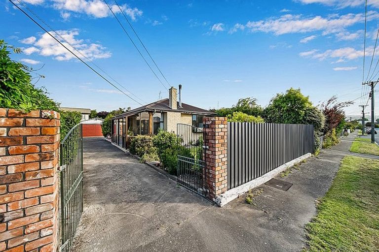 Photo of property in 18 Frensham Crescent, Woolston, Christchurch, 8062