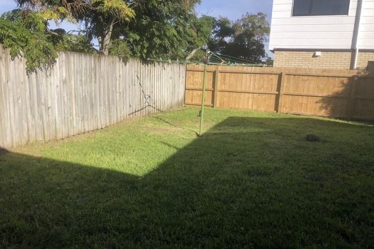 Photo of property in 2/388 Te Atatu Road, Te Atatu Peninsula, Auckland, 0610